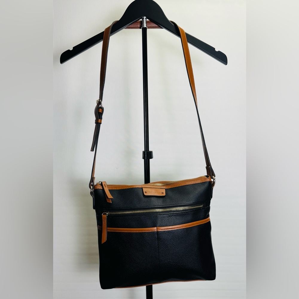 Rosetti Black Crossbody Purse Bag with zip front pocket